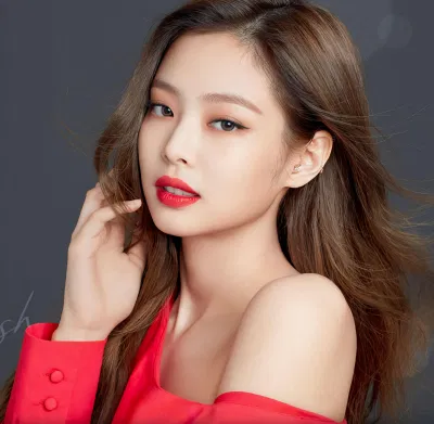 Jennie bắt đầu ngày mới bằng việc uống nước để nuôi dưỡng làn da khỏe đẹp từ bên trong. (Ảnh: Internet) Jennie bắt đầu ngày mới bằng việc uống nước để nuôi dưỡng làn da khỏe đẹp từ bên trong. (Ảnh: Internet)
