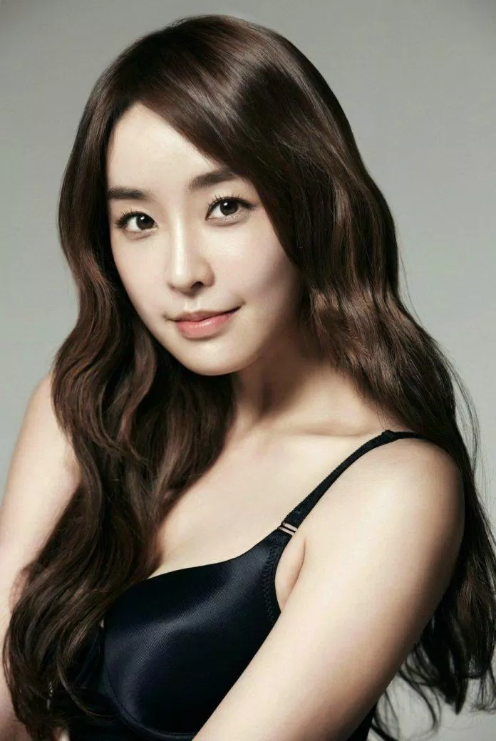 Jeong Eugene trong vai Jang Han Na (ảnh: internet) Jeong Eugene trong vai Jang Han Na (ảnh: internet)