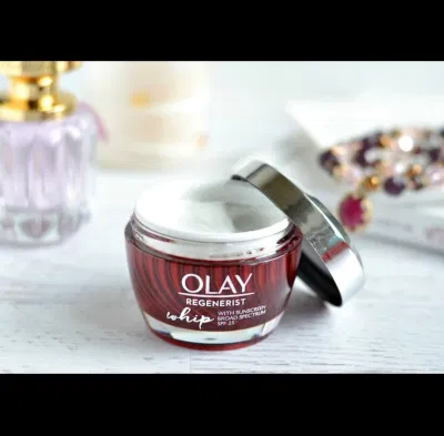 Kem dưỡng da chống lão hóa Olay Regenerist Whip 50 gram (Ảnh: Internet).