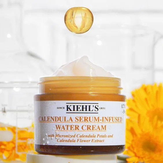 Kem dưỡng da ngậm nước Calendula Serum-Infused Water Cream có chứa tinh chất dưỡng chiết xuấ hoa cúc giúp cấp ẩm sâu và làm dịu da. (Nguồn: Internet)