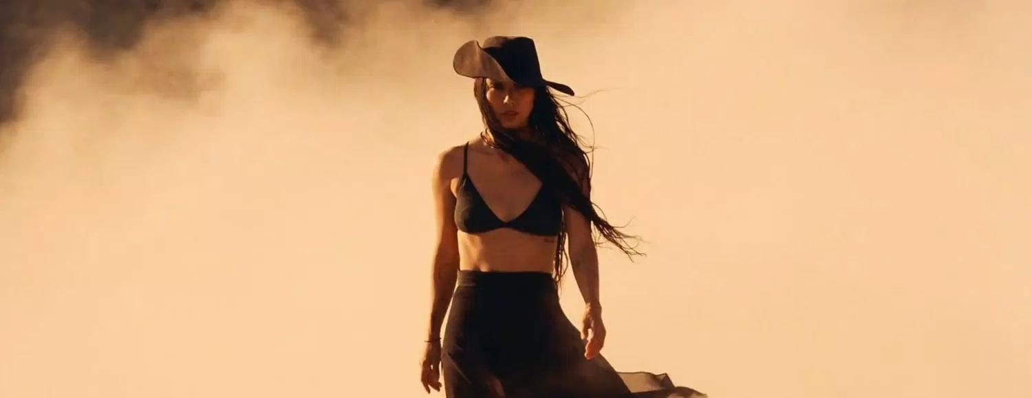 Lee Hyori trong bối cảnh "miền Tây hoang dã" đầy quyến rũ (ảnh: internet) Lee Hyori trong bối cảnh "miền Tây hoang dã" đầy quyến rũ (ảnh: internet)