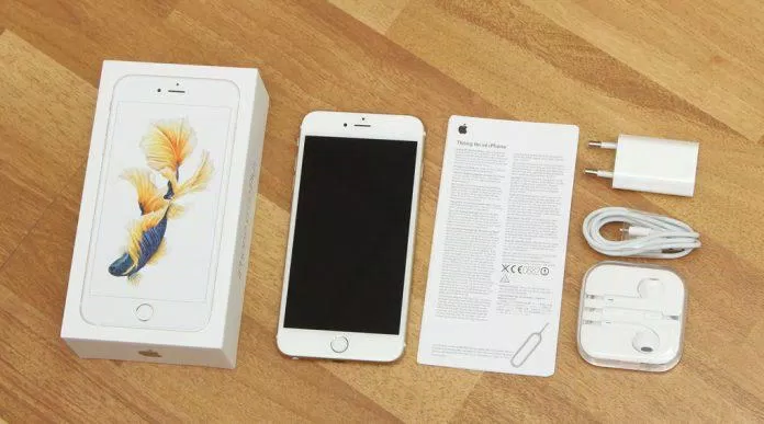 Bên trong hộp iPhone 6 Plus
