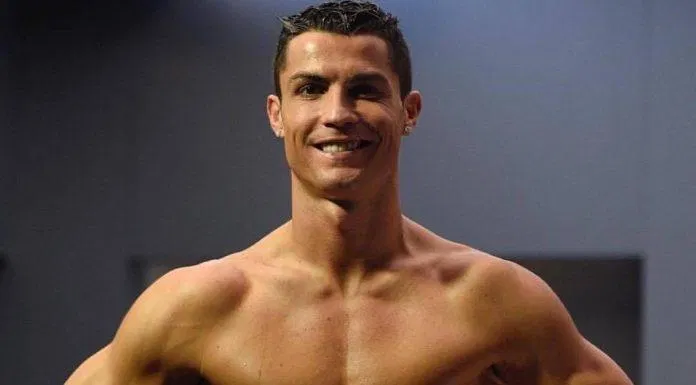 Cơ xô của Cristiano Ronaldo cũng thuộc hàng đáng mơ ước đối với mọi gymer (Ảnh: Internet). Cơ xô của Cristiano Ronaldo cũng thuộc hàng đáng mơ ước đối với mọi gymer (Ảnh: Internet).