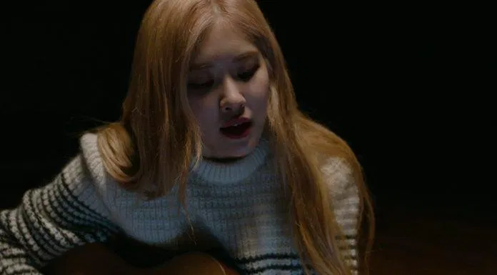 Rosé - cô nàng có tình yêu mãnh liệt với âm nhạc (Ảnh: Internet)