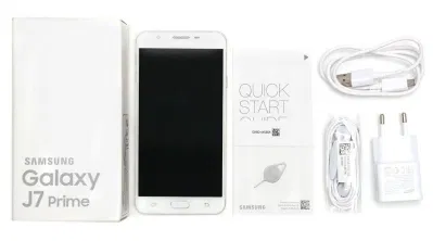 Bên trong Samsung Galaxy J7 Prime