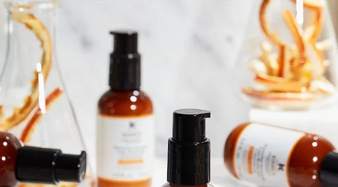 Review serum vitamin C Kiehls Powerful Strength Line Reducing Concentrate Ascorbyl Glucoside cách sử dụng vitamin c cải thiện độ đàn hồi da chống lão hoá chống oxy hóa công dụng dưỡng trắng mờ thâm glycerin Hydrolyzed Hyaluronic Acid Kiehl s Powerful Strength Line Reducing Concentrate Kiehls L Ascorbic Acid làm sáng da làn da căng bóng New York review mỹ phẩm sản phẩm Serum Serum kiehl s serum Vitamin C tái tạo collagen thiết kế thương hiệu Việt Nam vitamin C