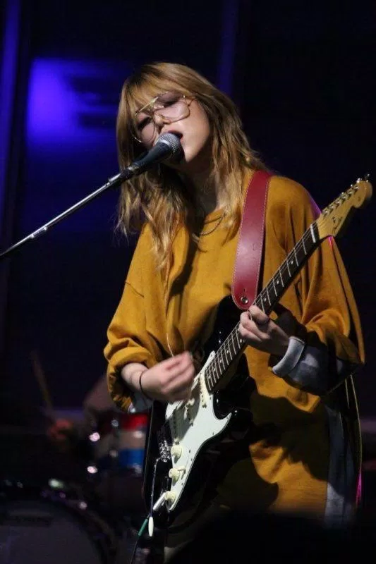 Điểm qua các nữ thần tượng là guitarist xinh đẹp nhất KPOP