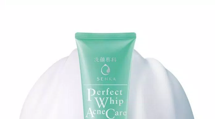 Senka Perfect Whip Acne Care có khả năng tạo bọt rất tốt, cho lớp bọt mịn như mông êm ái. (nguồn: Internet)