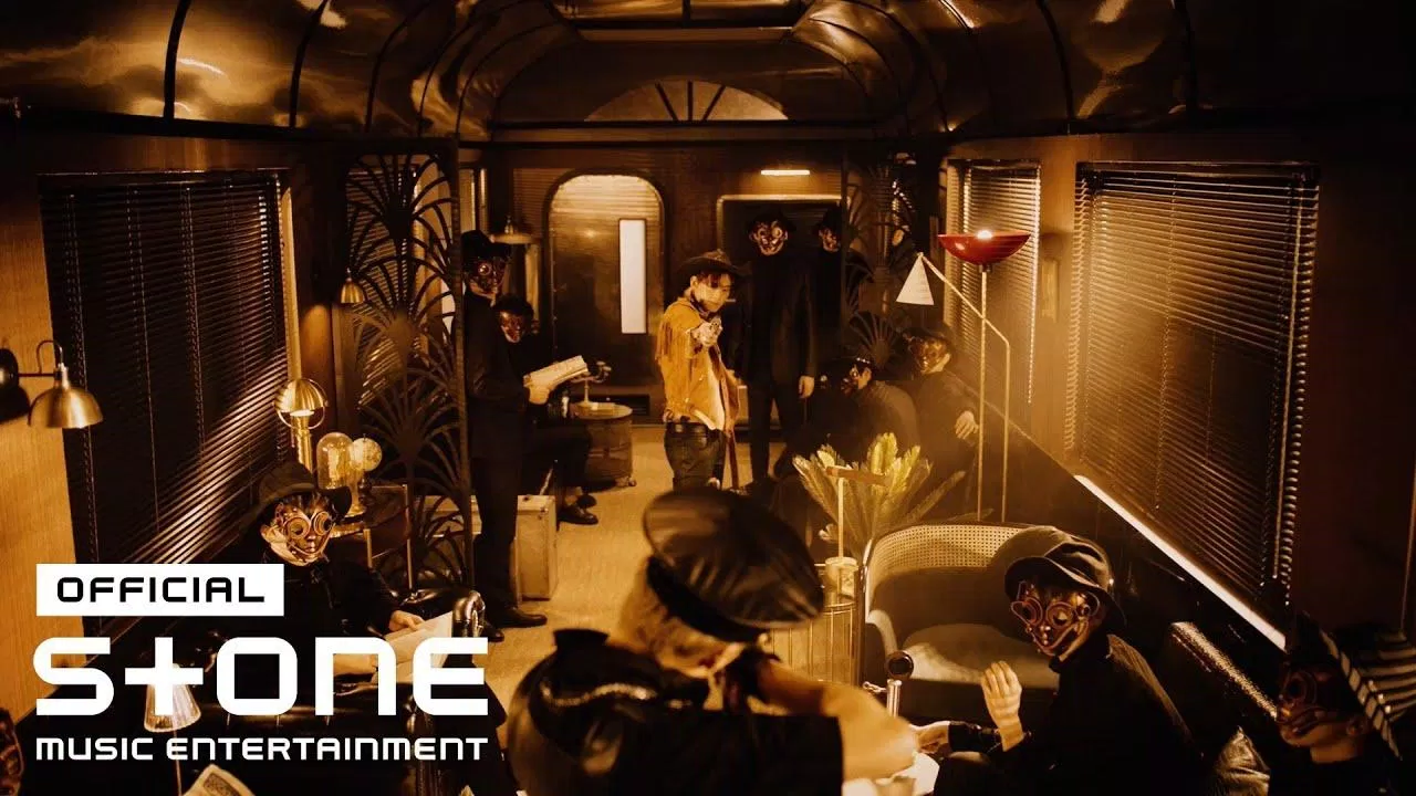 MV “Sukhumvit Swimming” của ONF (ảnh: internet) MV “Sukhumvit Swimming” của ONF (ảnh: internet)