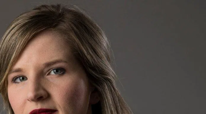 Chân dung tác giả Tara Westover (nguồn: The Guardian) Chân dung tác giả Tara Westover (nguồn: The Guardian)