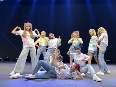 Concert trực tuyến Beyond Live mang tên "TWICE: World in a Day" (ảnh: internet) Concert trực tuyến Beyond Live mang tên "TWICE: World in a Day" (ảnh: internet)