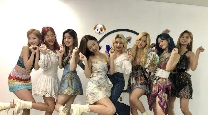 TWICE là nhóm nhạc nữ được theo dõi nhiều nhất trên mạng xã hội (ảnh: internet) TWICE là nhóm nhạc nữ được theo dõi nhiều nhất trên mạng xã hội (ảnh: internet)