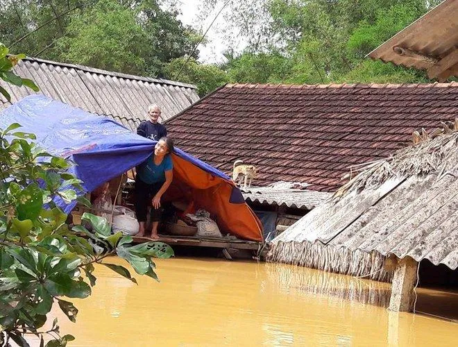 Người dân miền Trung vốn đã khó khăn nay càng thêm cực khổ, thiếu thốn. (Ảnh: Internet)