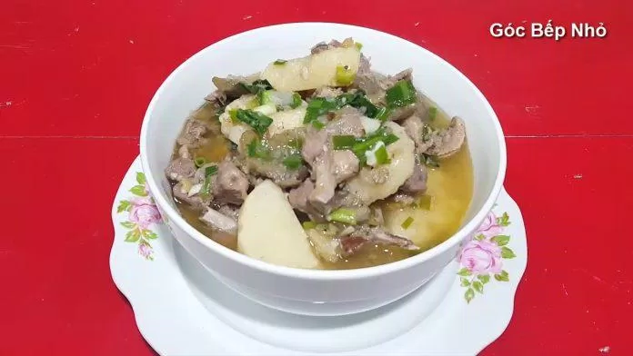 Vịt om sấu là món ăn vừa thơm ngon, vừa bổ dưỡng (Nguồn: Góc Bếp Nhỏ)