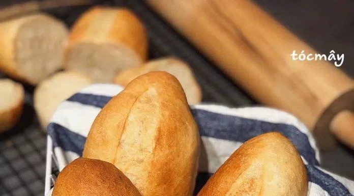 bánh mì xuất hiện suốt bộ phim