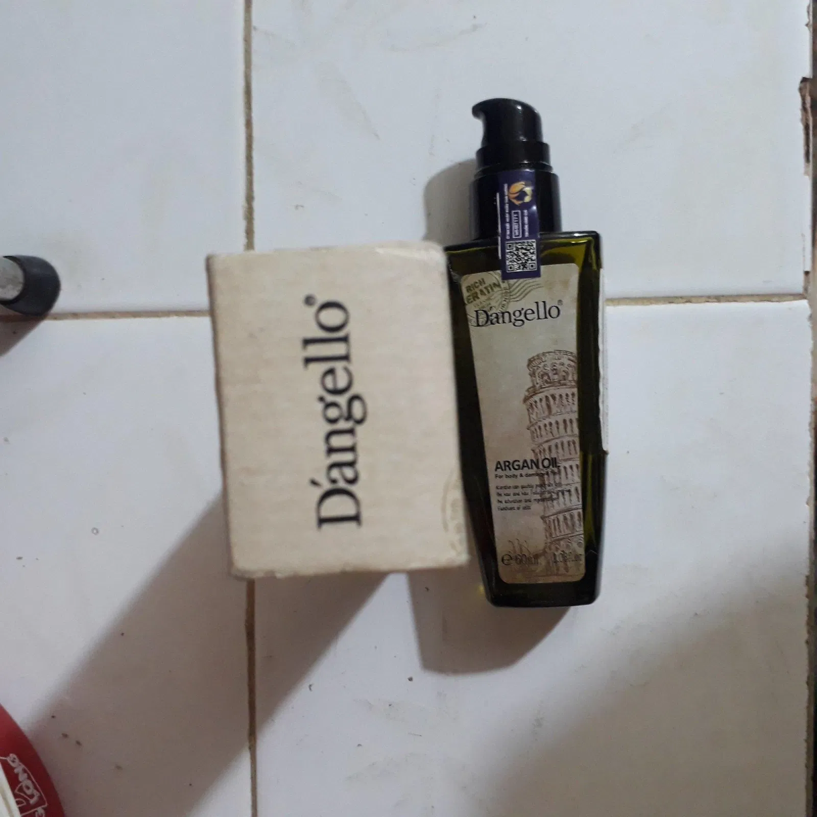 D'angello ARGAN OIL còn giúp nuôi dưỡng từng sợi tóc, tăng cường độ chắc khỏe và làm chậm các dấu hiệu lão hóa tóc (ảnh: BlogAnChoi).