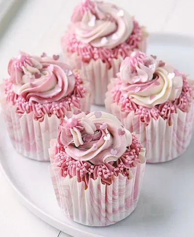 Cupcake hồng cực dễ thương(Ảnh: internet) Cupcake hồng cực dễ thương(Ảnh: internet)