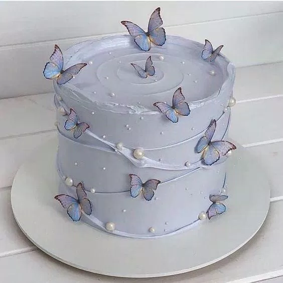 Bánh sinh nhật với những chú bướm cực xinh (Ảnh: internet)