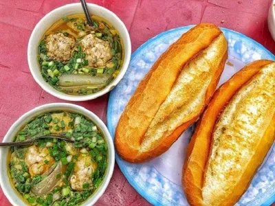 Bánh mì xíu mại Đà Lạt. Nguồn: Internet