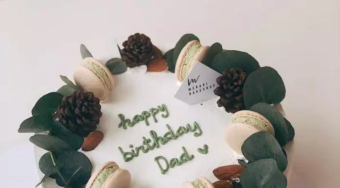 Một chiếc bánh sinh nhật sầu riêng thật đến từng chi tiết (Ảnh: internet)