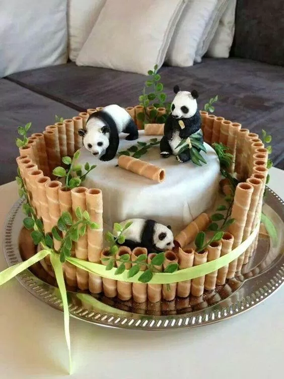 Bánh sinh nhật cùng những chú gấu trúc đáng yêu (Ảnh: internet)