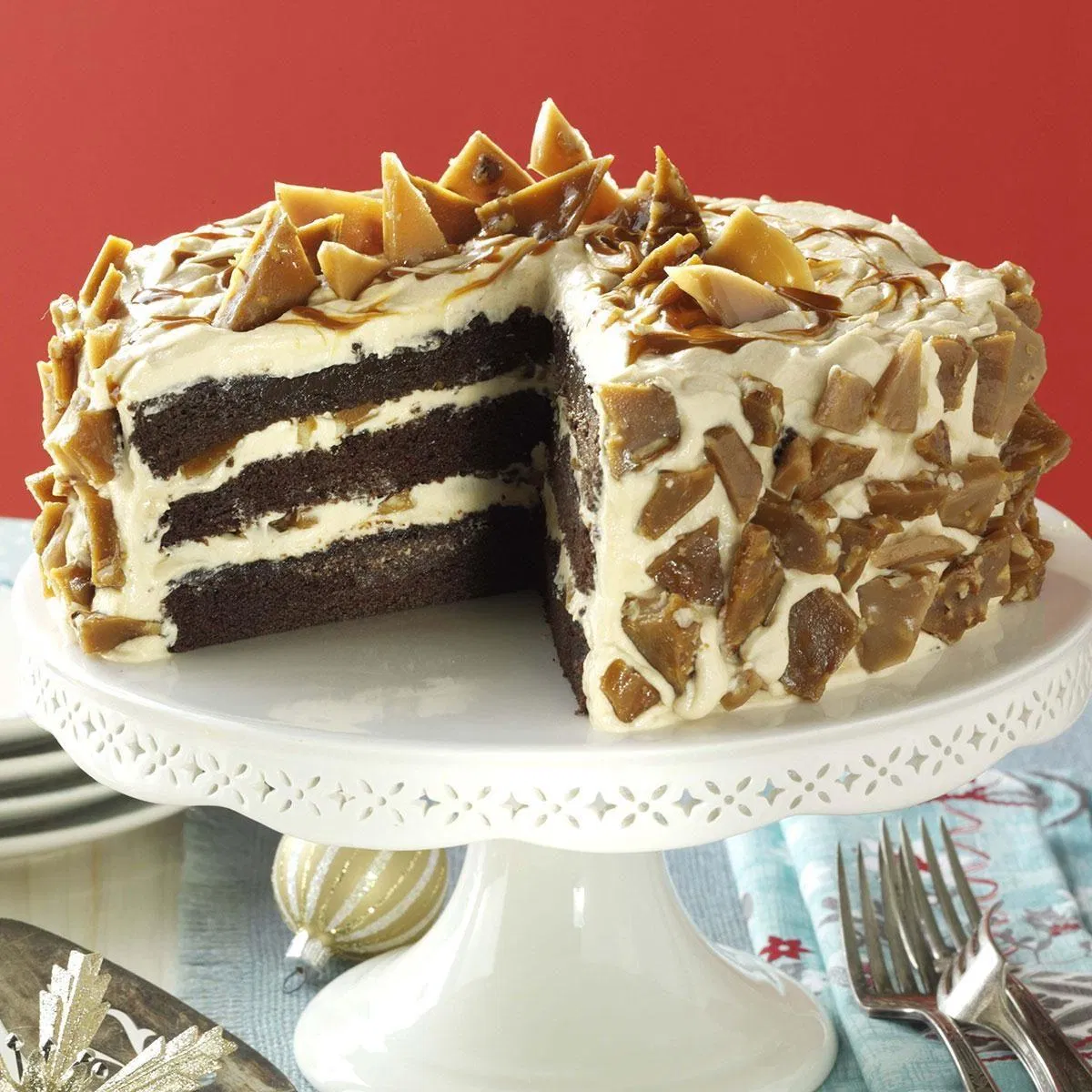 Dùng toffee trang trí cho bánh kem là ý tưởng hơi bị tuyệt vời đấy! (Ảnh: Internet). Dùng toffee trang trí cho bánh kem là ý tưởng hơi bị tuyệt vời nhé! (Ảnh: Internet).