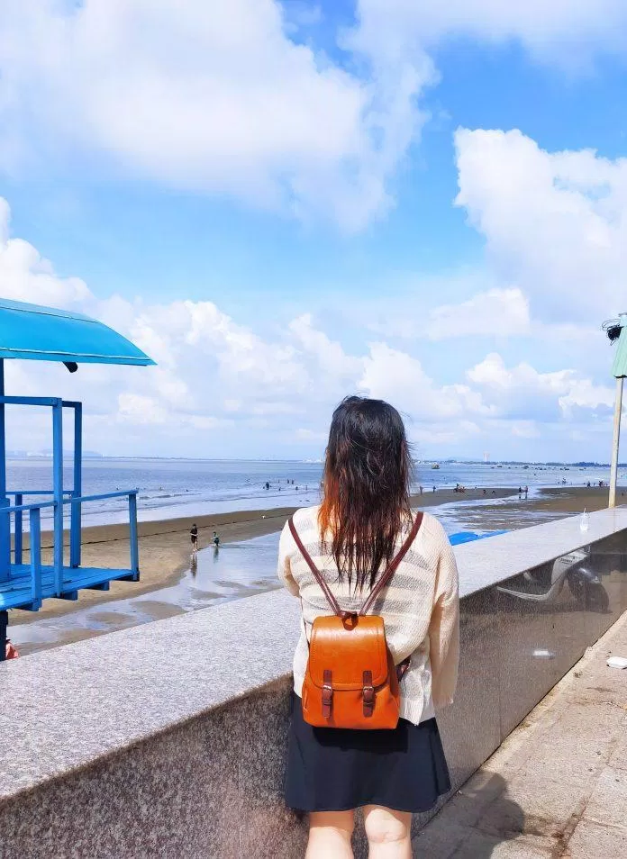 Dạo biển Long Hải (ảnh: BlogAnChoi)