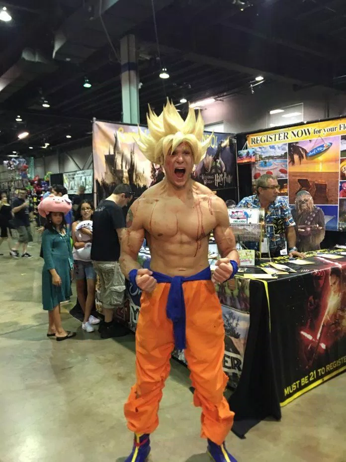 Một fan cuồng của Son Goku trong trang phục cosplay (Ảnh: Internet). Một fan cuồng của Son Goku trong trang phục cosplay (Ảnh: Internet).