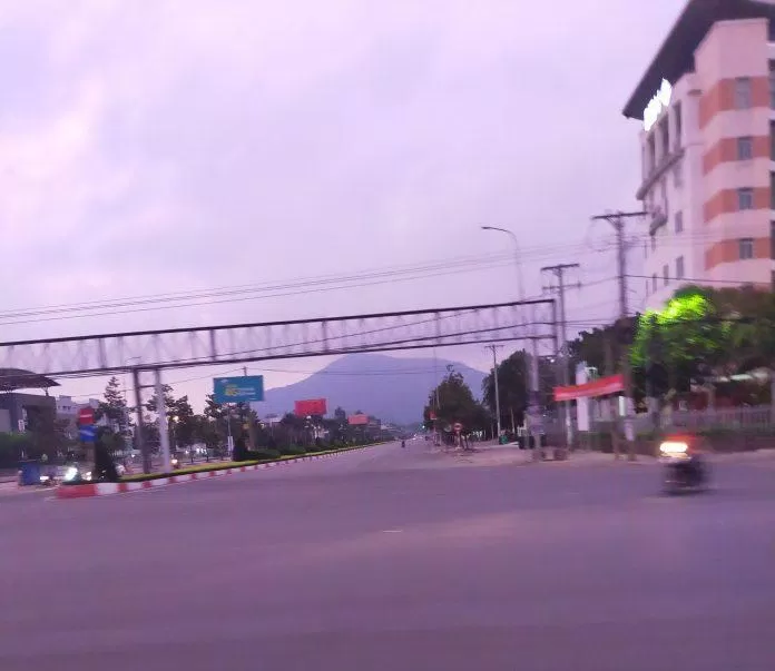 Thấy núi là biết mình sắp đến nơi (ảnh: BlogAnChoi)