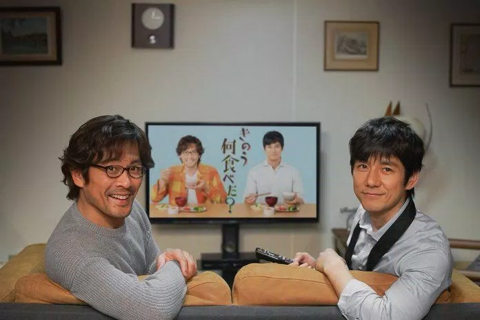 Hai diễn viên chính và poster phim Hôm qua ăn gì?  (Nguồn: Internet).