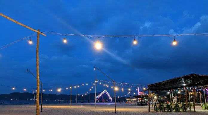 Bãi biển Cảnh Dương về đêm (nguồn: Internet)