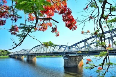Cầu Tràng Tiền (nguồn: Internet) Cầu Tràng Tiền (nguồn: Internet)