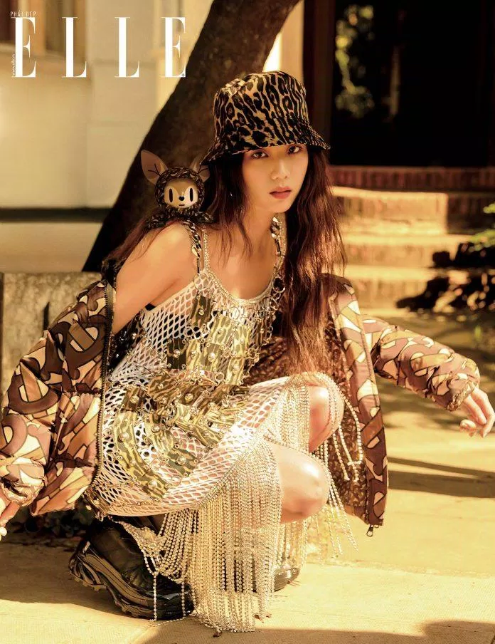 Jisoo trên bìa tạp chí ELLE Hàn Quốc ấn bản T12/2019