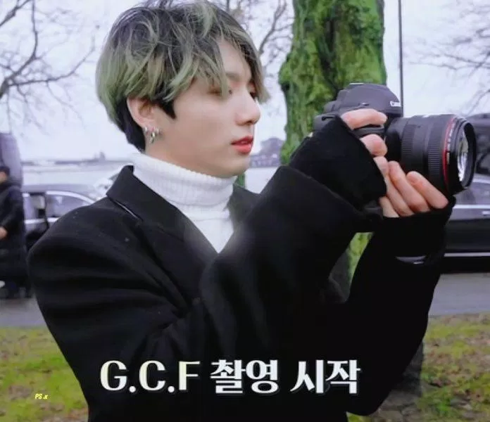 Jungkook rất thích quay phim, chụp ảnh (Ảnh: Internet)