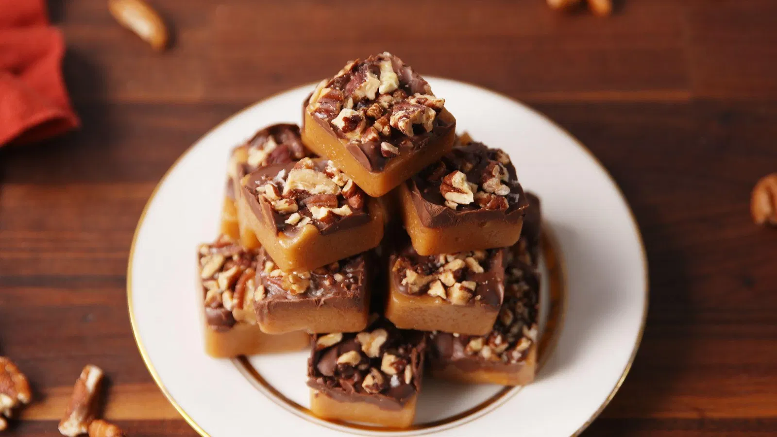 Nhớ đừng để toffee quá lâu ngoài không khí nhé, đặc biệt là khi trời ẩm (Ảnh: Internet). Nhớ đừng để toffee quá lâu ngoài không khí nhé, đặc biệt là khi trời ẩm (Ảnh: Internet).