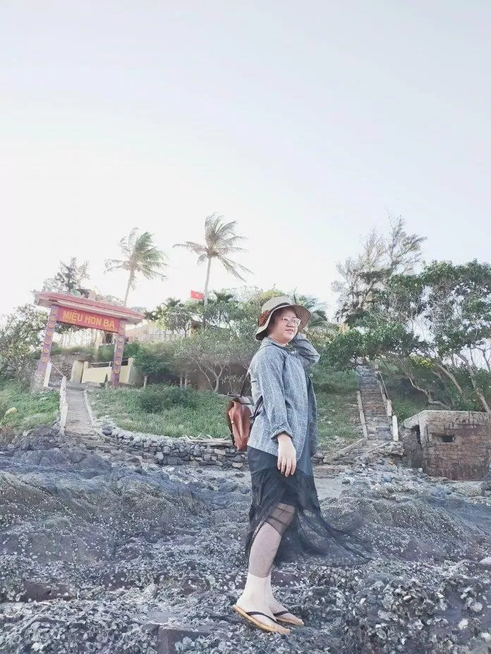 Hòn đảo rất hoang sơ và thơ mộng. Một milimet chụp được khá nhiều kiểu ảnh ưng ý (Ảnh: BlogAnChoi)