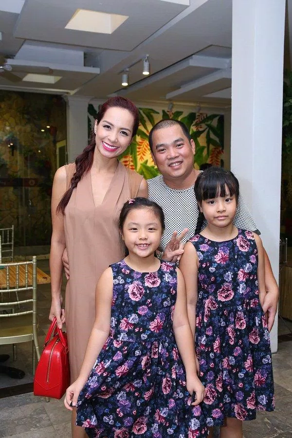 Gia đình hạnh phúc của Thuý Hạnh với hai cô con gái đáng yêu (Nguồn: Internet)