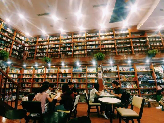 Không gian của Nhà sách Nhã Nam Hà Nội (Ảnh Internet)