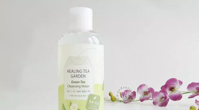 Review nước tẩy trang The Saem Healing Tea Garden Cleansing Water. (Ảnh: Internet)