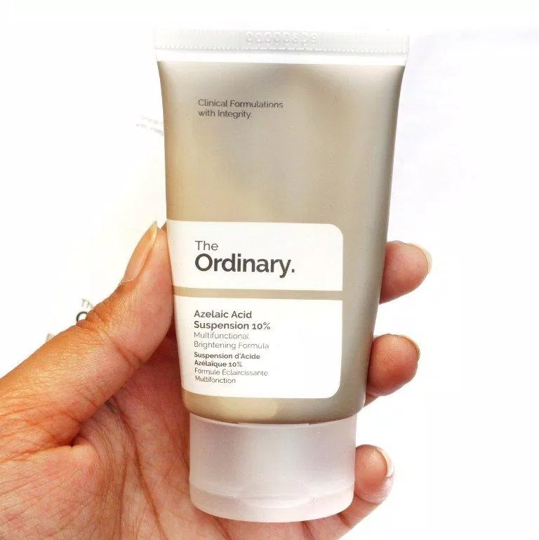 Kem dưỡng The Ordinary Azelaic Acid Suspension 10% là sự lựa chọn tuyệt vời cho làn da mụn (nguồn: Internet).