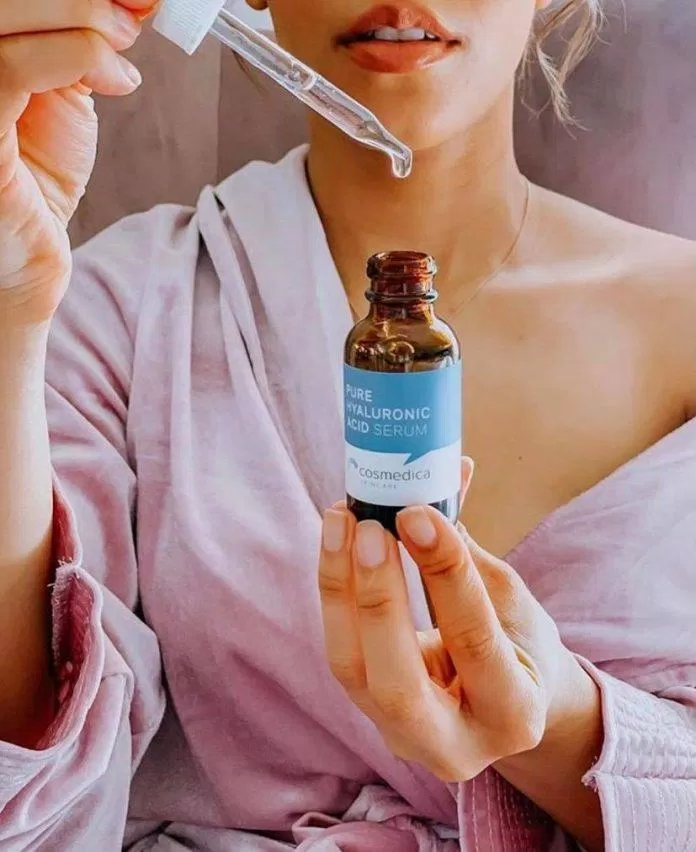 Sử dụng Tinh chất cấp nước Cosmedica Pure HA Serum đúng cách để có hiệu quả tốt nhất (ảnh: internet)