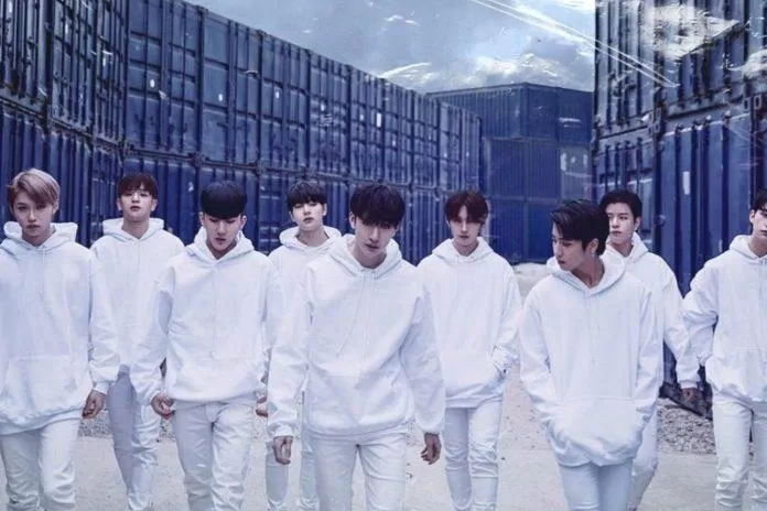 Ca khúc chủ đề District 9 nằm trong mini album I Am Not của nhóm (Ảnh: Internet)
