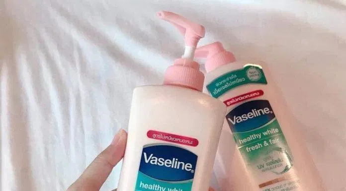 Dưỡng thể body Vaseline vừa tốt lại vừa rẻ, chai to vật vã nên dùng được rất lâu. (Nguồn: Internet)