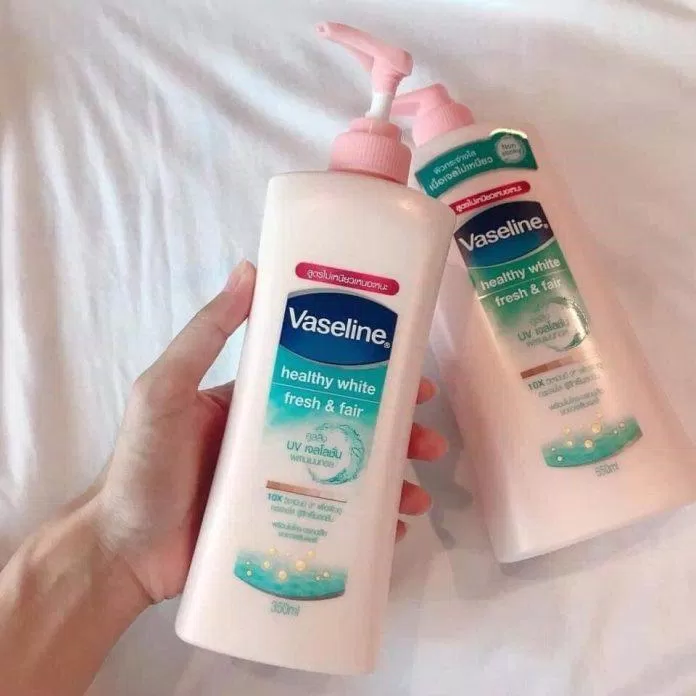 Dưỡng thể body Vaseline vừa tốt lại vừa rẻ, chai to vật vã nên dùng được rất lâu. (Nguồn: Internet)