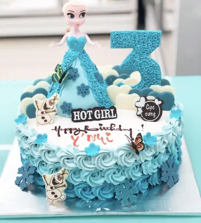 Bánh sinh nhật cho các bé gái mê cô nàng Elsa xinh đẹp (Ảnh: internet) Bánh sinh nhật cho các bé gái mê cô nàng Elsa xinh đẹp (Ảnh: internet)