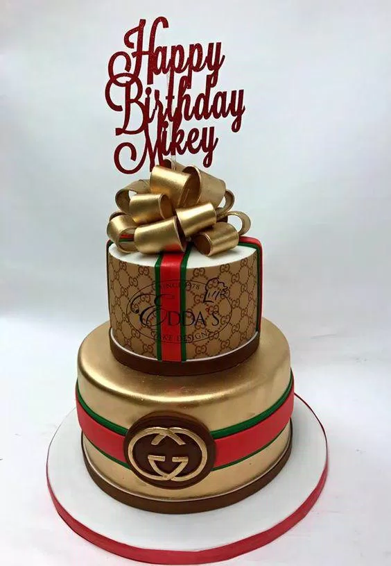Một chiếc bánh sinh nhật thật sang trọng phải không nào? (Ảnh: internet)