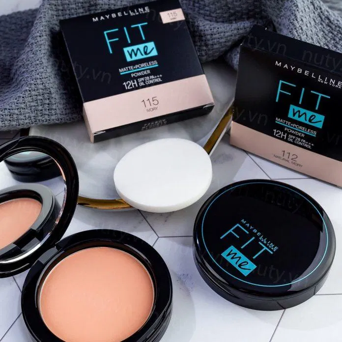 Phấn nền kiềm dầu chống nắng Maybelline New York Fit Me Compact Powder sỡ hữu bao bì đặc trưng của dòng sản phẩm Fit me. (nguồn ảnh: Internet)