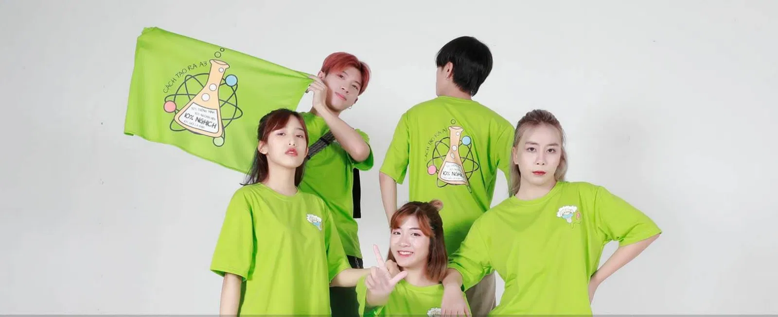 Các sản phẩm của Đồng phục Bốn Mùa (Ảnh Đồng phục Bốn Mùa)