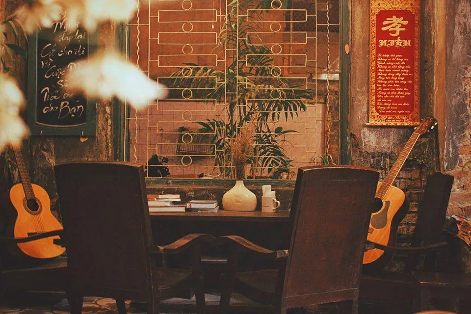 Không gian cổ điển, mộc mạc và tĩnh lặng (Ảnh: Facebook Nó)