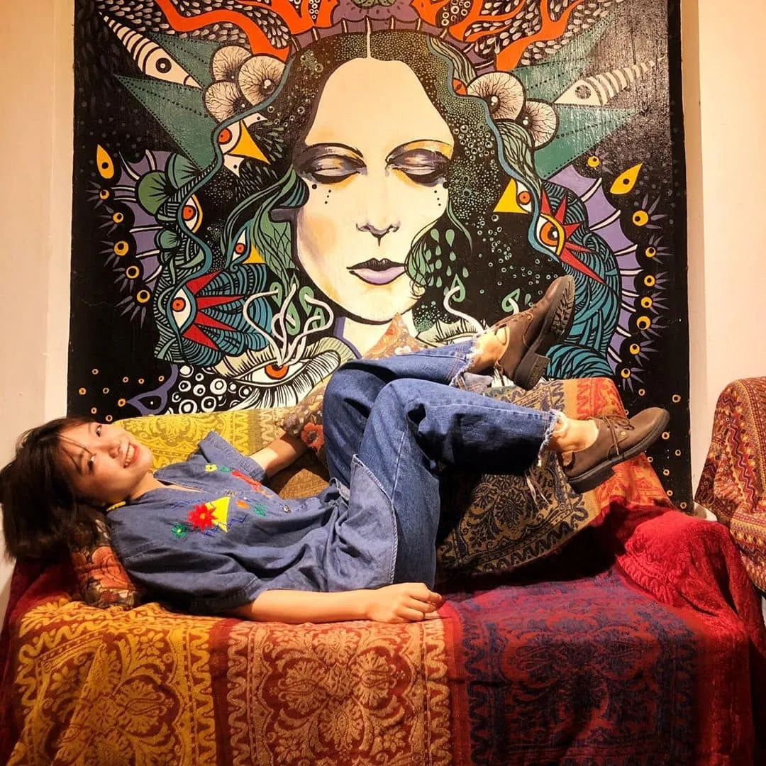 Quán theo đuổi tinh thần Boho phóng khoáng (Ảnh: Facebook The Shelter Café)